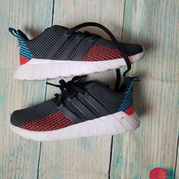 adidas questar flow multicolor